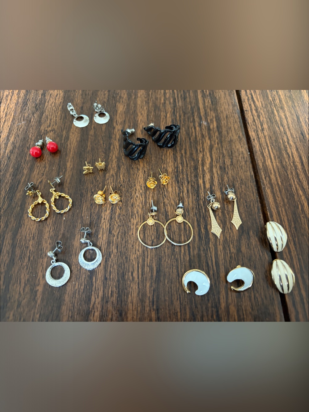 Mixed Women’s 12 Earring Sets in Gold, Silver, Black and Red
